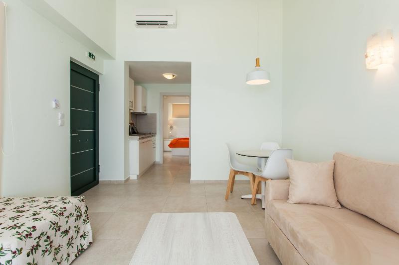 Elpiniki Luxury Apartments Nea Poteidaia Bagian luar foto